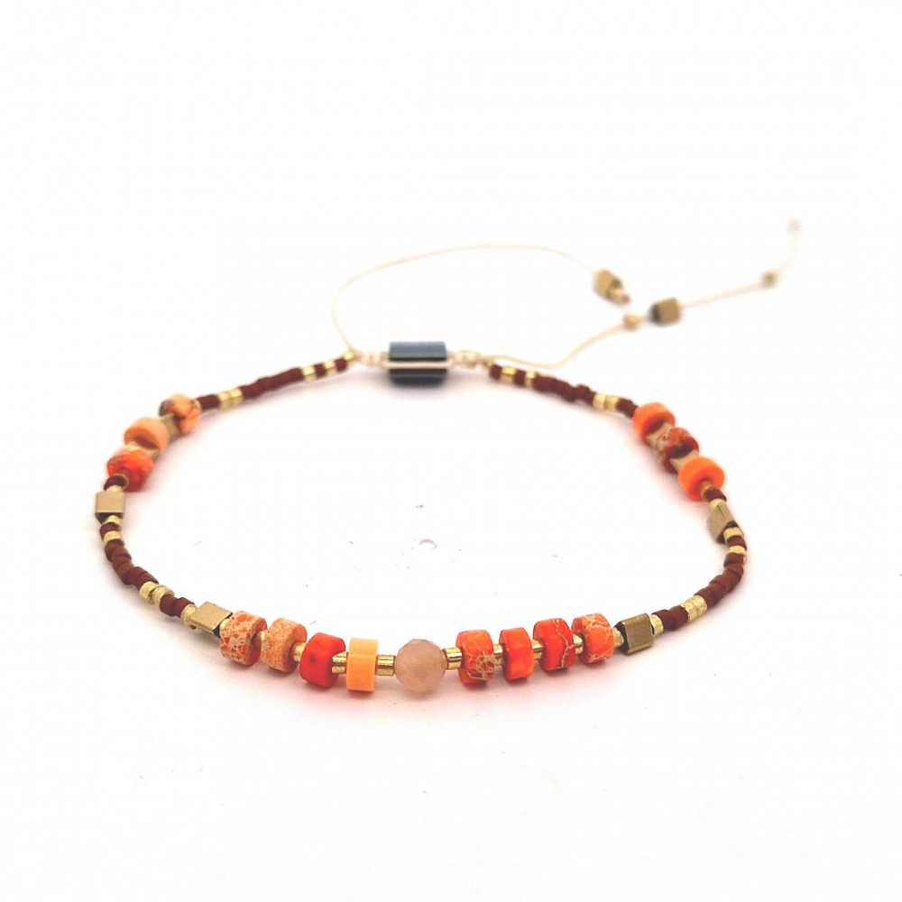 Women's handmade bracelet made of semi-precious stones