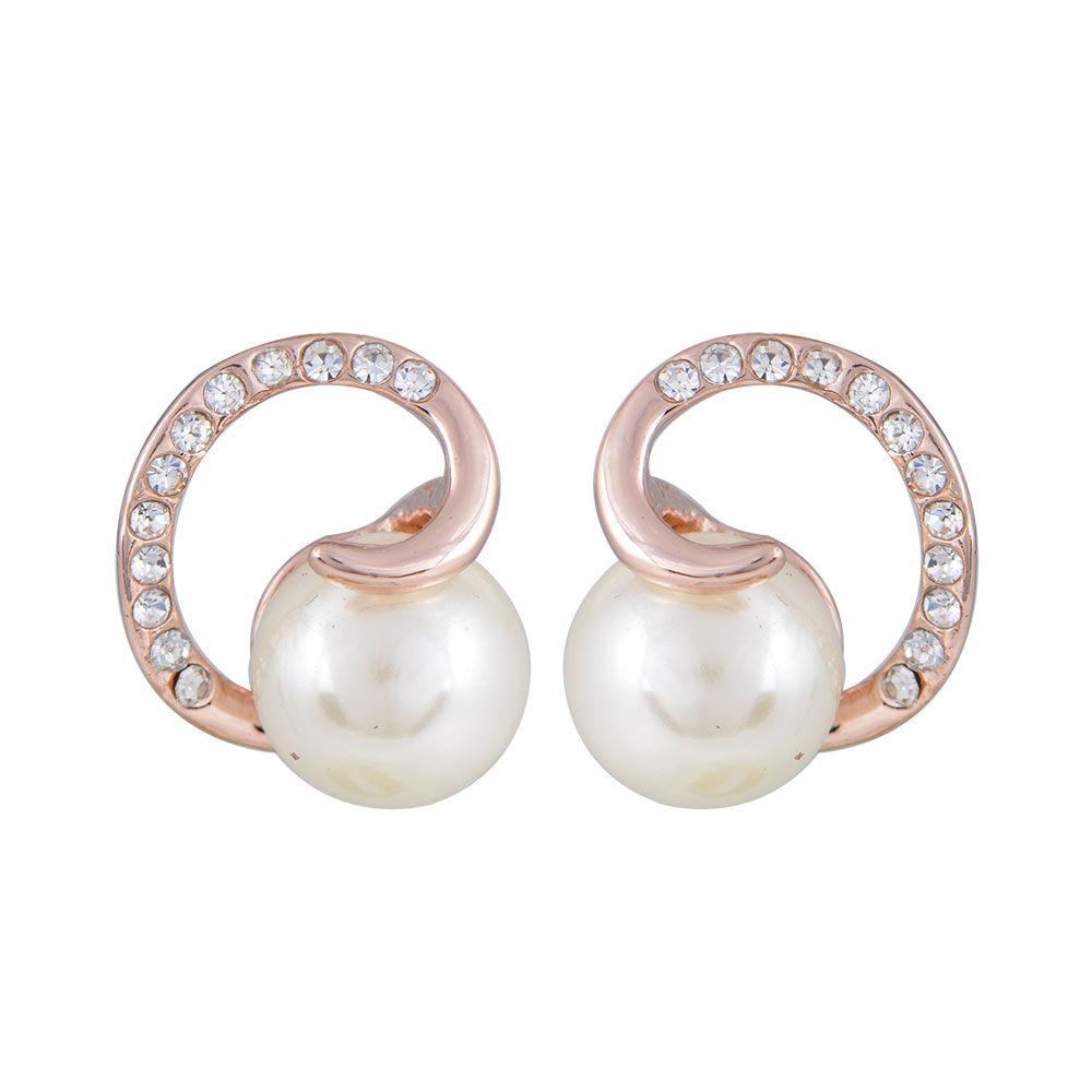 Stud Pearl Earrings in Alloy with 18K Gold plating